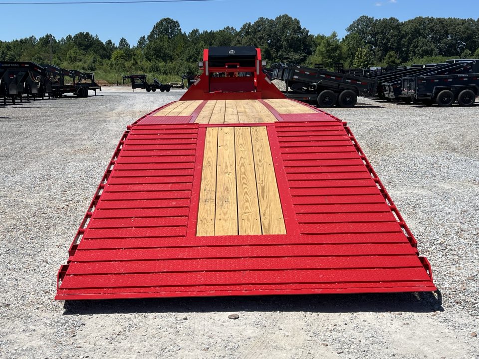 New 2027 MAXXD Hydraulic Dovetail Gooseneck Trailer | 34' x 102' 30K GVWR
