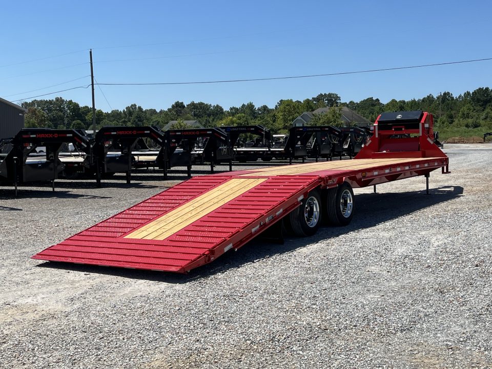 New 2027 MAXXD Hydraulic Dovetail Gooseneck Trailer | 34' x 102' 30K GVWR
