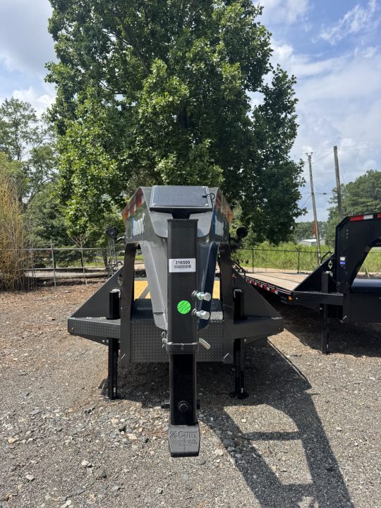 New 2027 Diamond C, 30' Gooseneck, Hydr Dove & Jacks, 18000 lb Payload, FMAX212 HDT