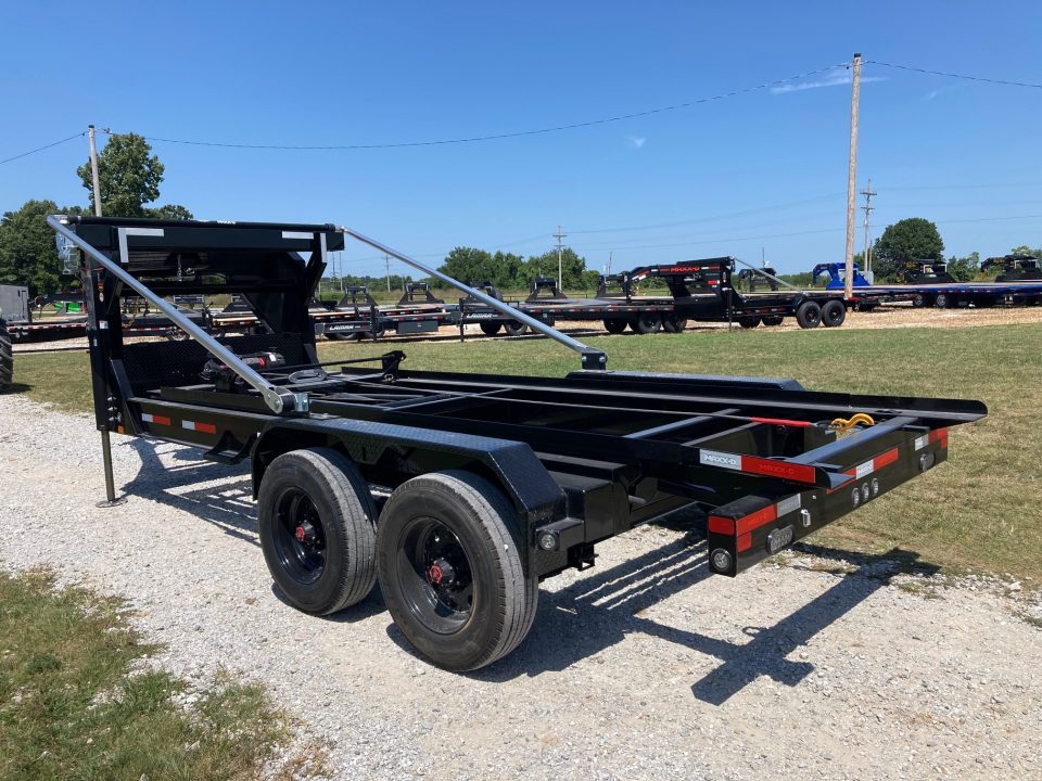 New 2027 MAXX-D 83X16 TANDEM 20K GN ROLL OFF W/ 22K WINCH, HYDROJACKS, POWER TARP & WIRELESS REMOTE Roll Off