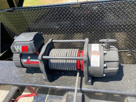 New 2027 MAXX-D 83X16 TANDEM 20K GN ROLL OFF W/ 22K WINCH, HYDROJACKS, POWER TARP & WIRELESS REMOTE Roll Off