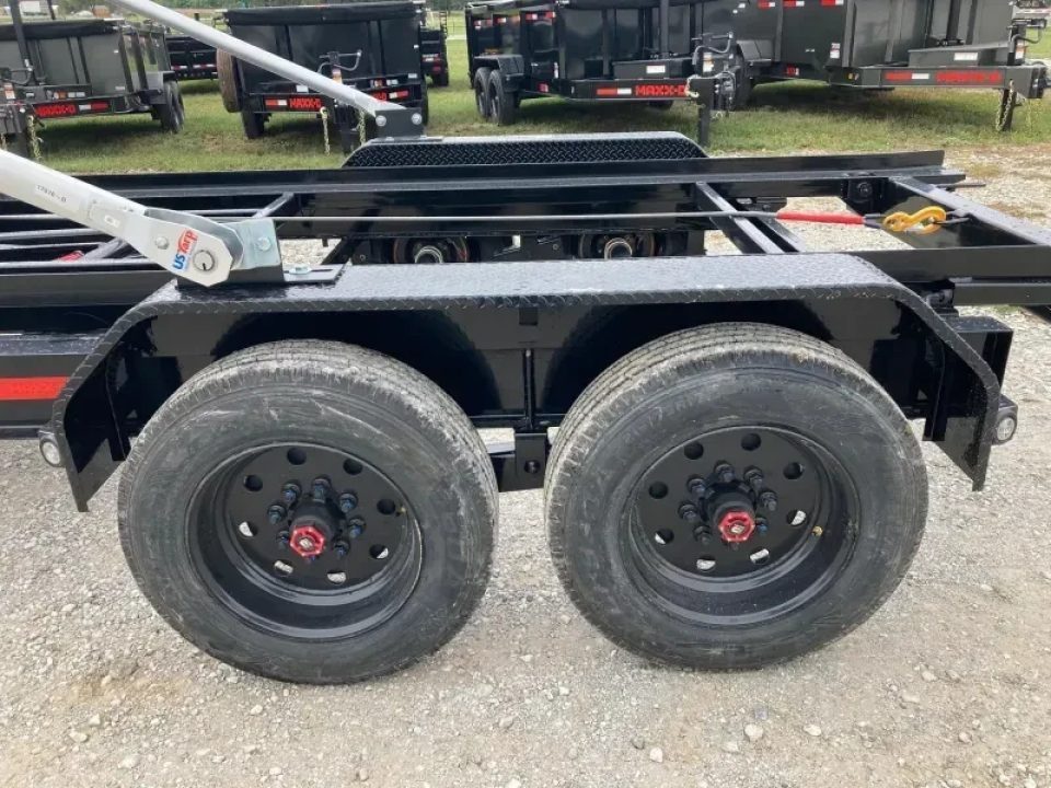 New 2026 MAXX-D 83X14 TANDEM 18K GN ROLL OFF W/ HYDROJACKS, 22K WINCH, POWER TRAP & WIRELESS REMOTE