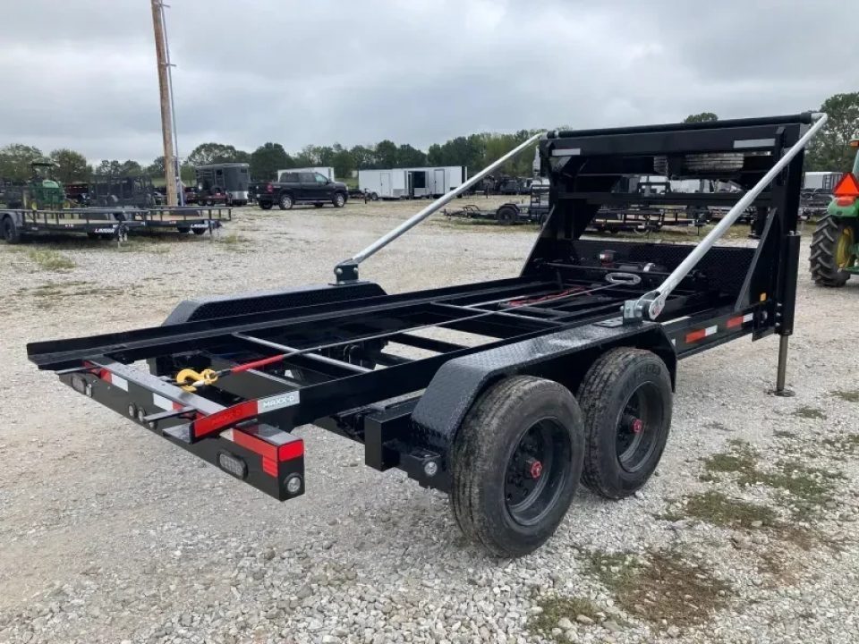 New 2026 MAXX-D 83X14 TANDEM 18K GN ROLL OFF W/ HYDROJACKS, 22K WINCH, POWER TRAP & WIRELESS REMOTE