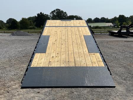 New 2027 Lamar Gooseneck Deckover Tilt | 102" x 24' 14K GVWR