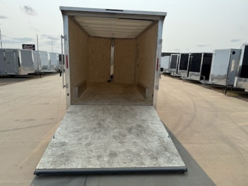 2027 E-Z Hauler photo 9