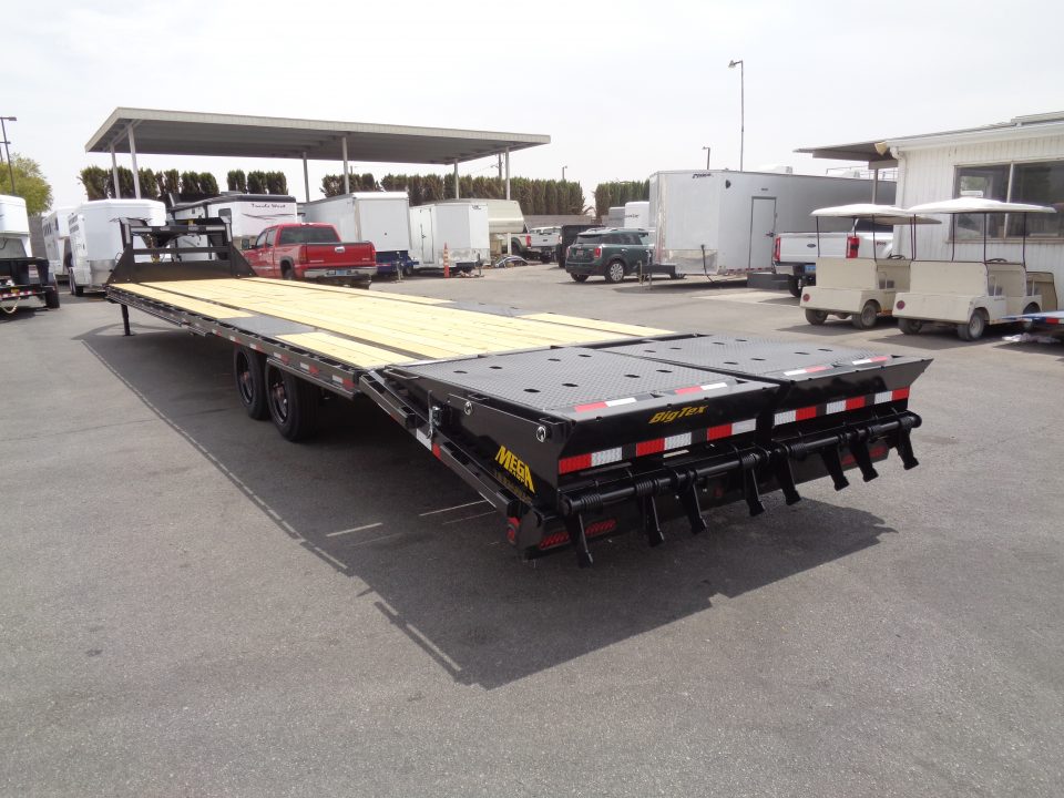 New 2027 Big Tex Trailer * 16GN-40D5A * 40ft Super Duty Single Wheel Tandem Axle Gooseneck Trailer w/ Mega Ramps