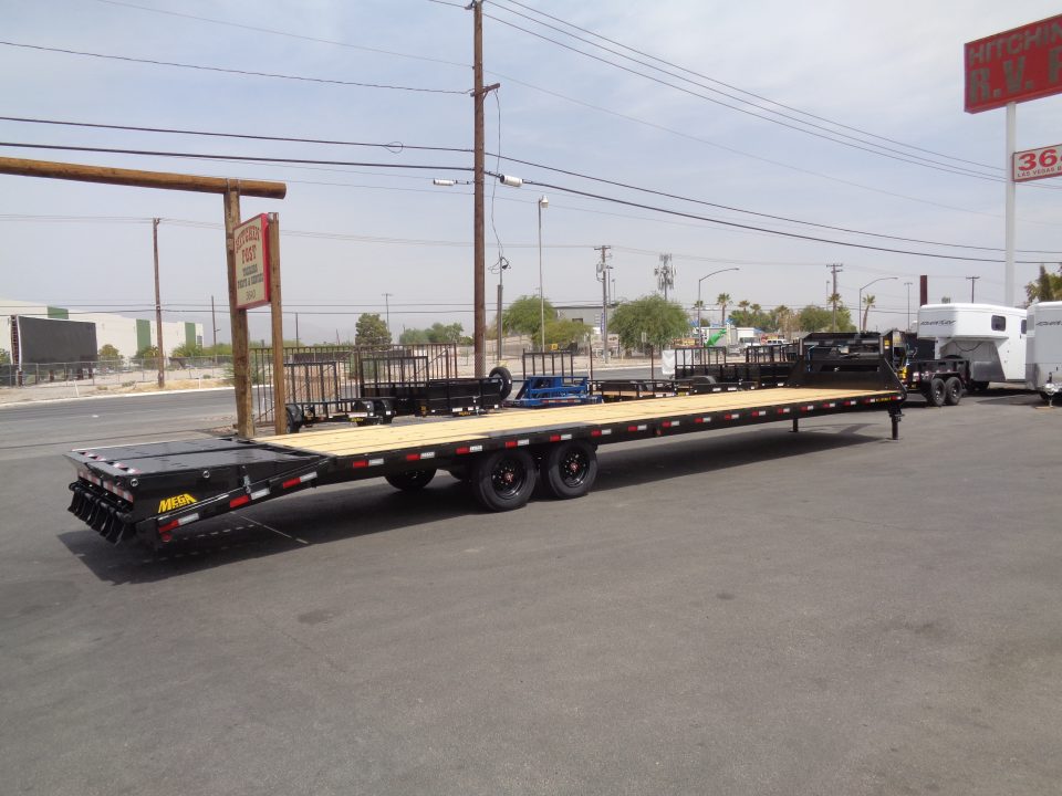 New 2027 Big Tex Trailer * 16GN-40D5A * 40ft Super Duty Single Wheel Tandem Axle Gooseneck Trailer w/ Mega Ramps