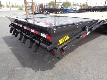 New 2027 Big Tex Trailer * 16GN-40D5A * 40ft Super Duty Single Wheel Tandem Axle Gooseneck Trailer w/ Mega Ramps