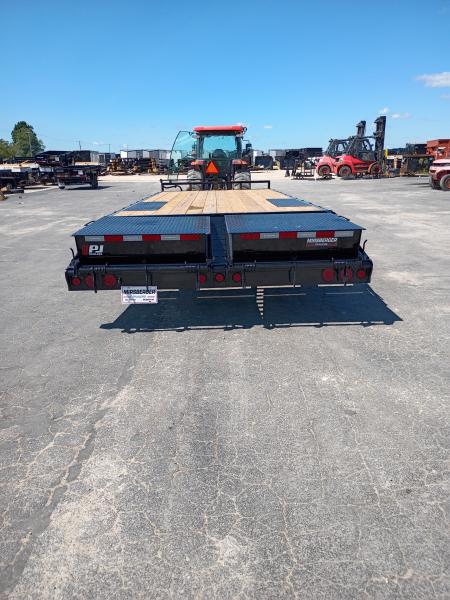 New 2027 PJ Trailers F8242