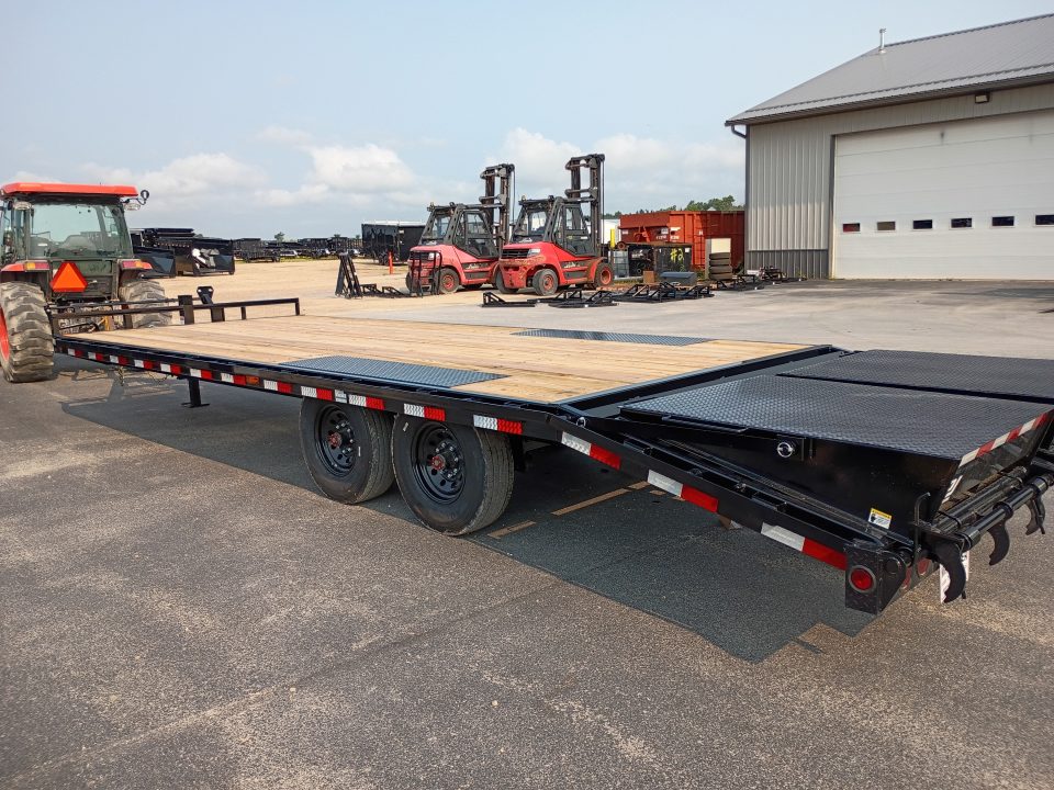 New 2027 PJ Trailers F8242