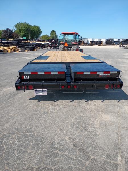 New 2027 PJ Trailers F8262