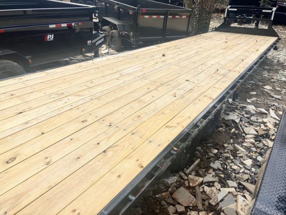 New 2025 Iron Bull FTG Deckover Trailer