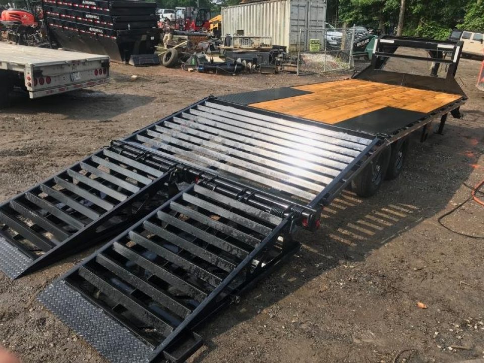 New 2024 Iron Bull FDG Deckover Trailer