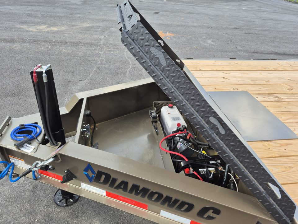 New 2027 DiamondC 24' Deckover w/ Max Ramps, 12,900 lb Payload DEC 208