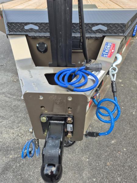New 2027 DiamondC 24' Deckover w/ Max Ramps, 12,900 lb Payload DEC 208