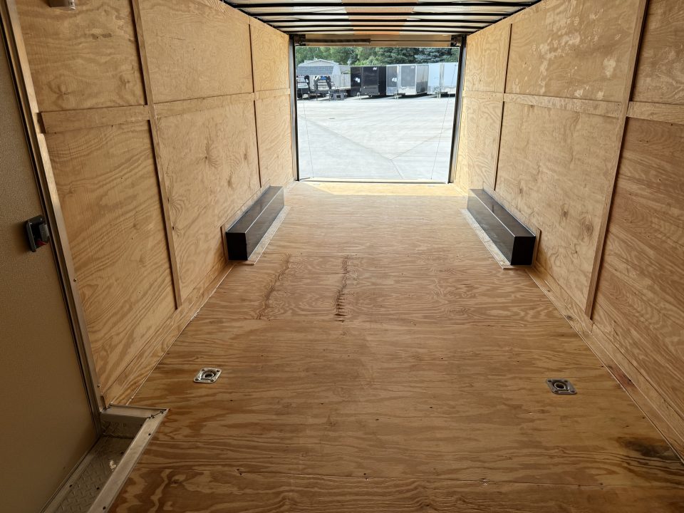 Used 2015 Diamond Cargo 8.5x24 plus 2v Cargo / Enclosed Trailer