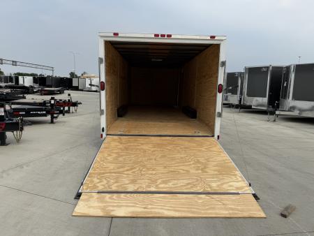 Used 2015 Diamond Cargo 8.5x24 plus 2v Cargo / Enclosed Trailer
