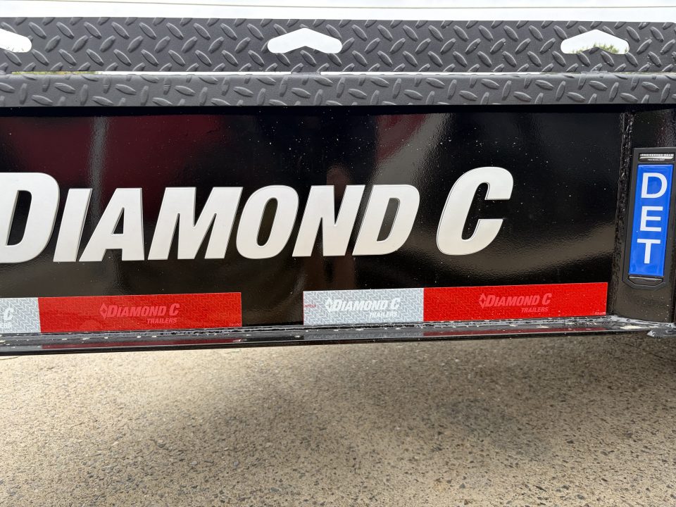 New 2027 Diamond C 8.5x22 Equipment, Full Tilt Bed, DET210