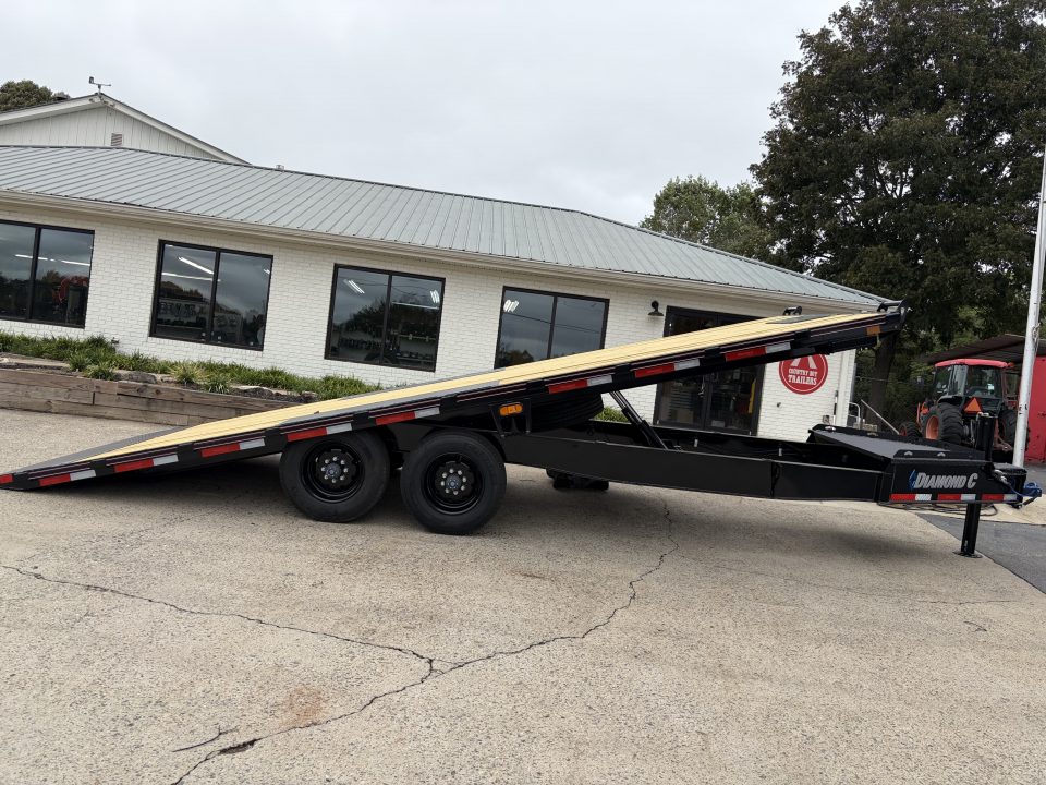 New 2027 Diamond C 8.5x22 Equipment, Full Tilt Bed, DET210