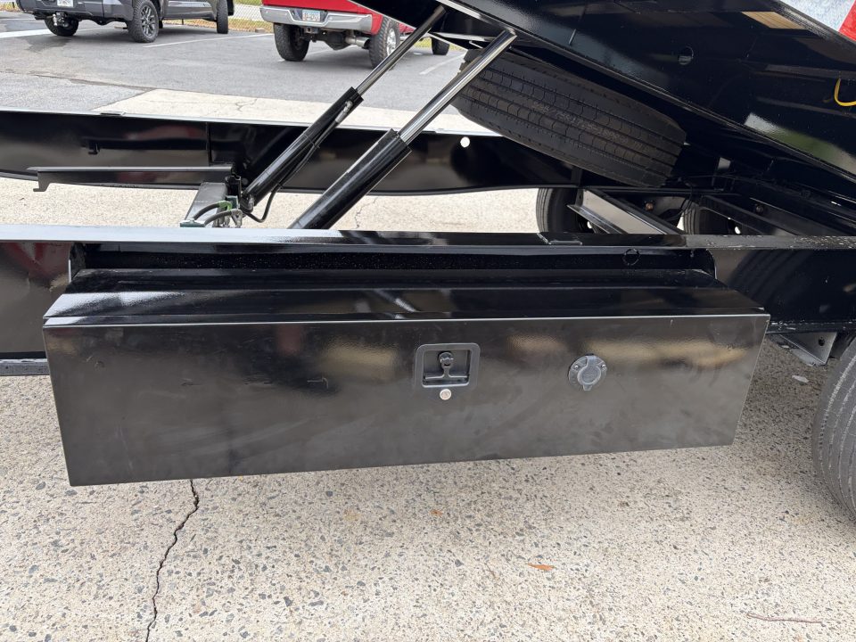 New 2027 Diamond C 8.5x22 Equipment, Full Tilt Bed, DET210