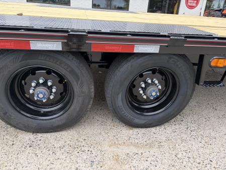 New 2027 Diamond C 8.5x22 Equipment, Full Tilt Bed, DET210