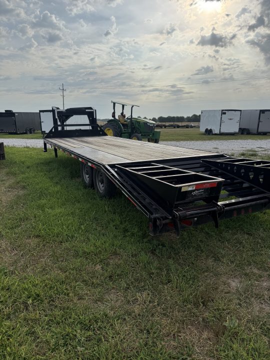 Used 2017 Starlite TANDEM GN W / MAX FLIP OVER RAMPS 102X25 Flatbed Trailer
