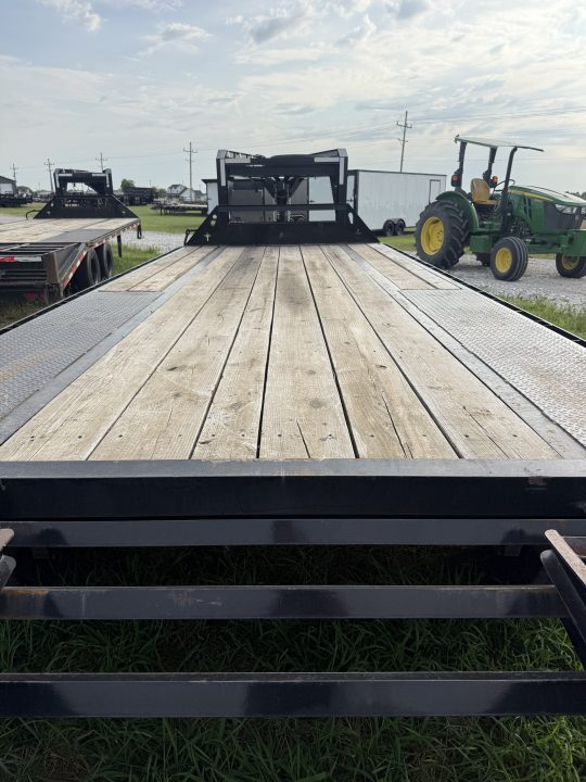 Used 2017 Starlite TANDEM GN W / MAX FLIP OVER RAMPS 102X25 Flatbed Trailer