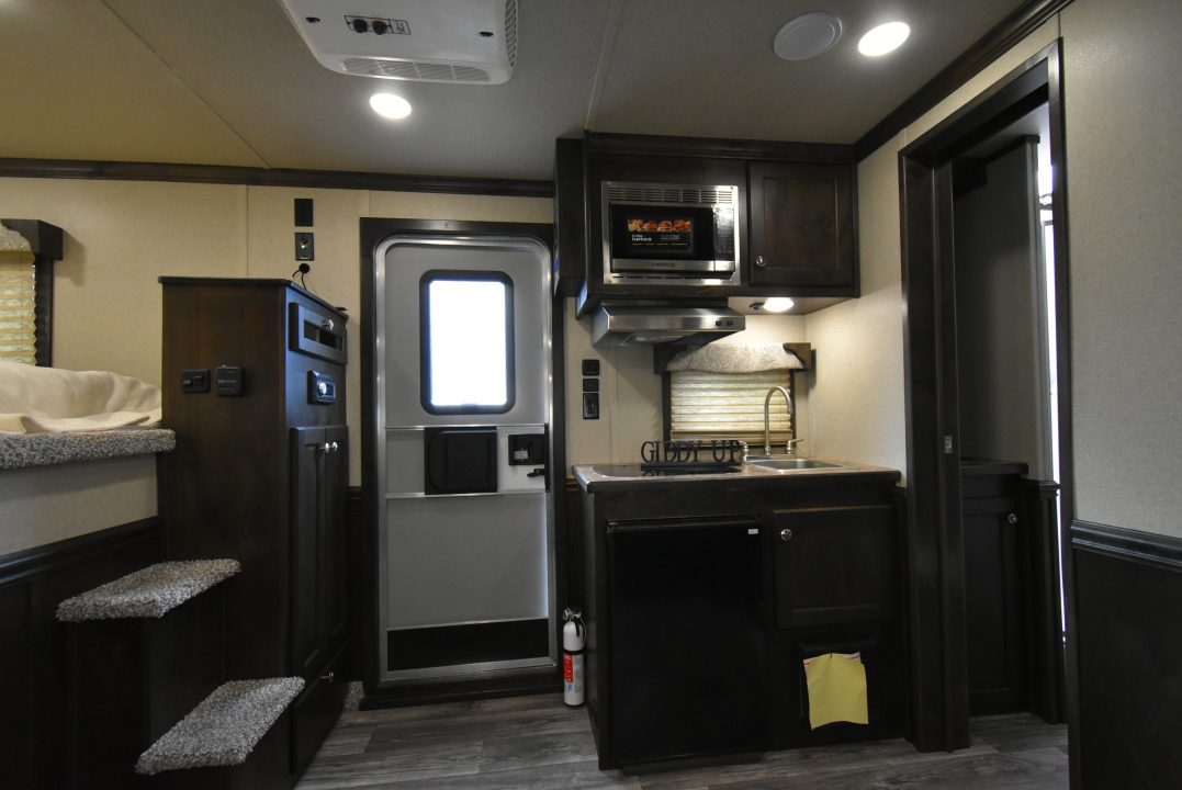 New 2027 Merhow Trailers 7309 Horse Trailer