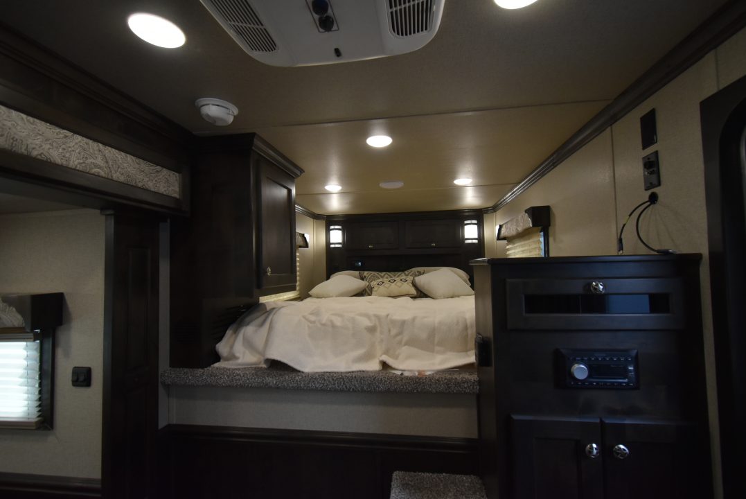New 2027 Merhow Trailers 7309 Horse Trailer