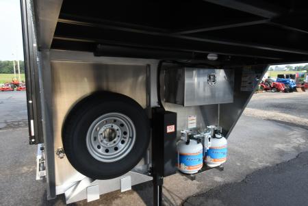 New 2027 Merhow Trailers 7309 Horse Trailer