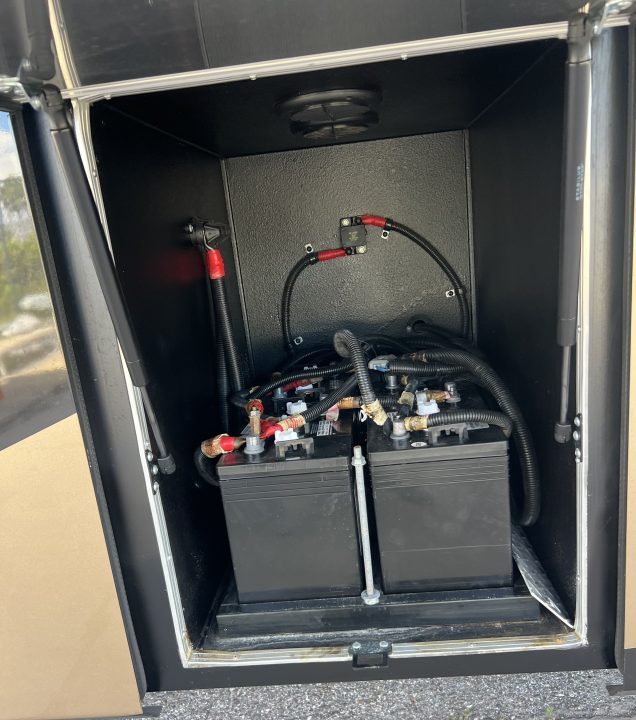 Used 2018 Showhauler 45' Motorcoach