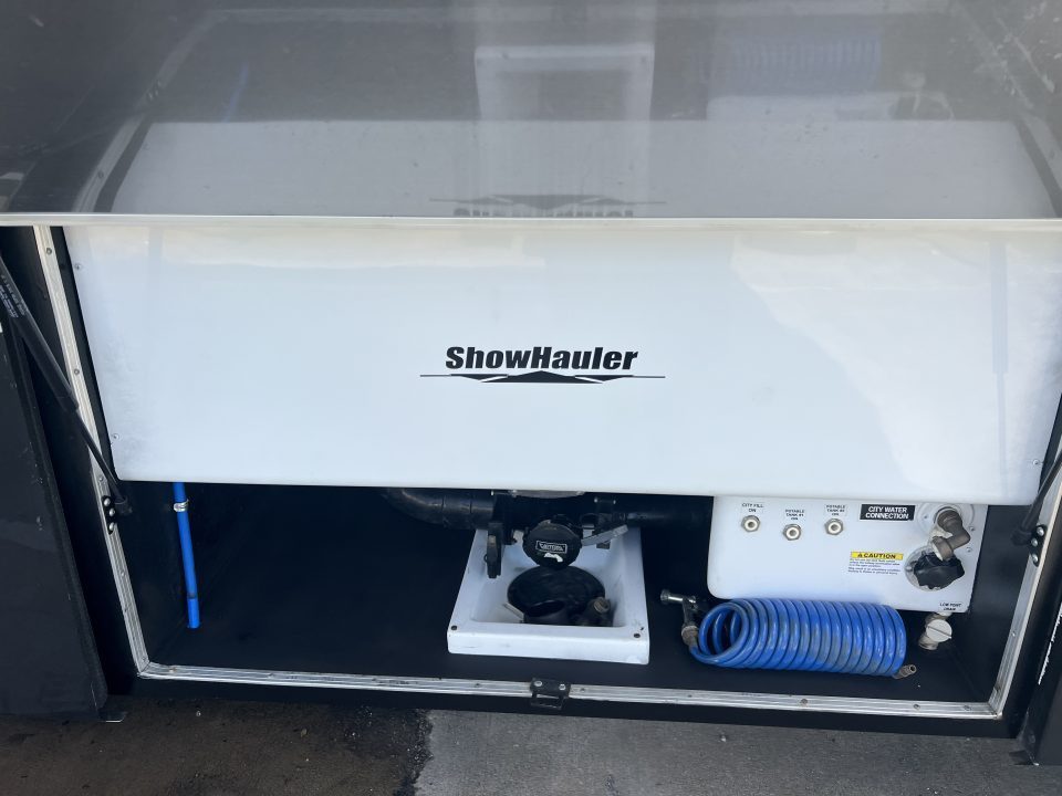 Used 2018 Showhauler 45' Motorcoach