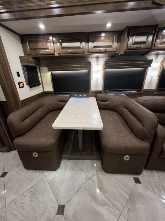 Used 2018 Showhauler 45' Motorcoach