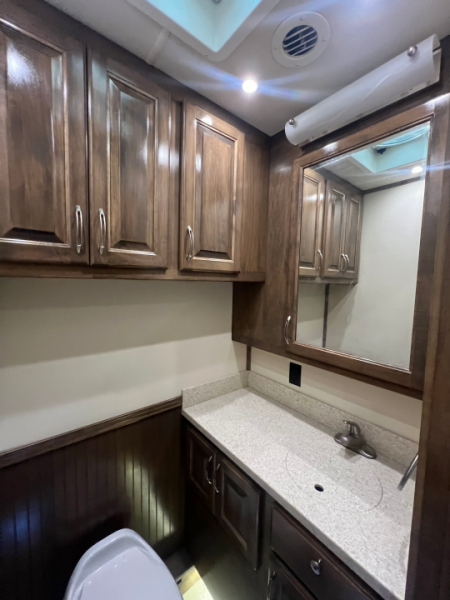 Used 2018 Showhauler 45' Motorcoach