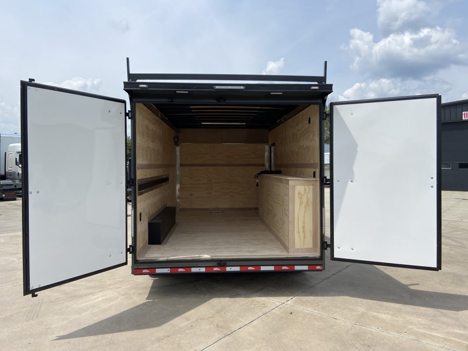 New United Trailers UXT-8.5X16 Contractor