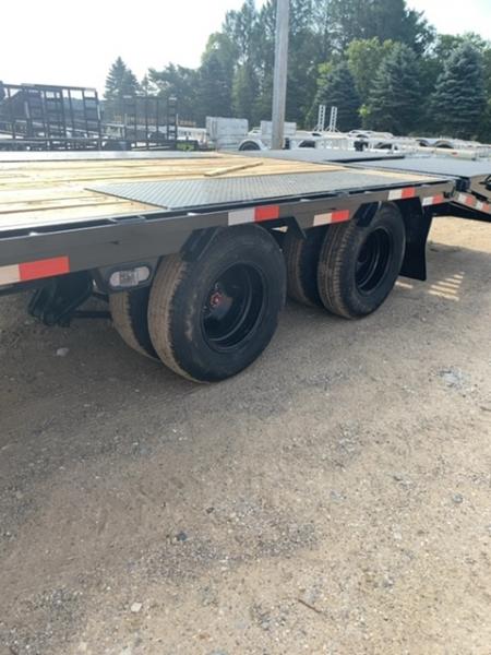 New 2027 Load Trail 102"X32' MAX RAMPS Gooseneck Bodies