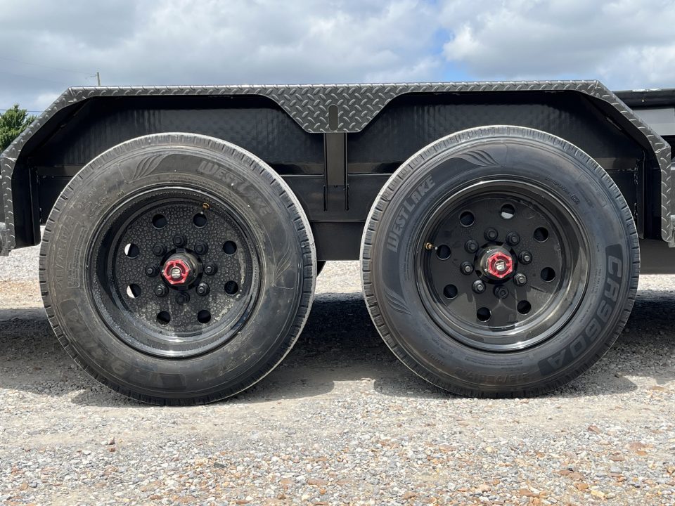 New 2027 MAXXD 83" X 22' 17.6K Tilt Equipment Trailer *OAK FLOOR*