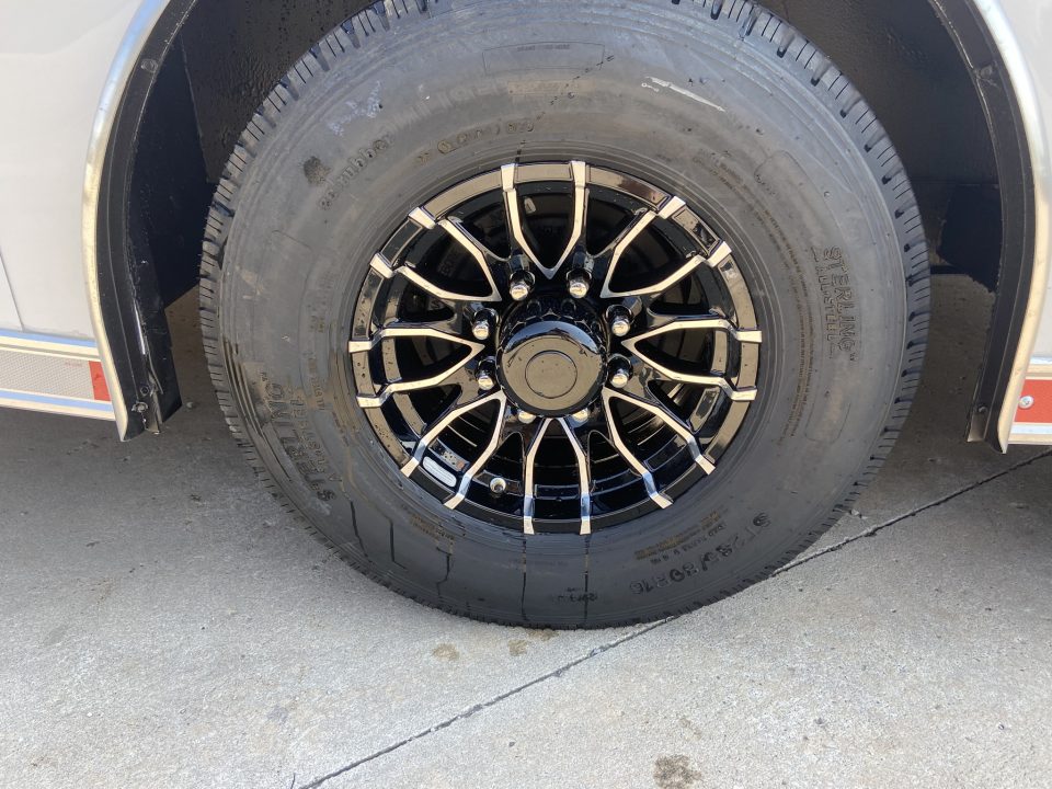 New United Trailers UXT-8.5X20 Contractor