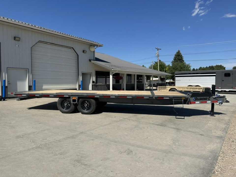 New 2026 Diamond C 24' Flatbed Deck Over Tilt