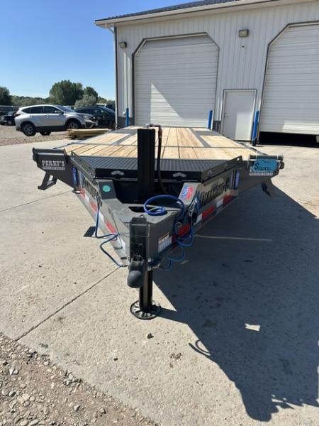 New 2026 Diamond C 24' Flatbed Deck Over Tilt