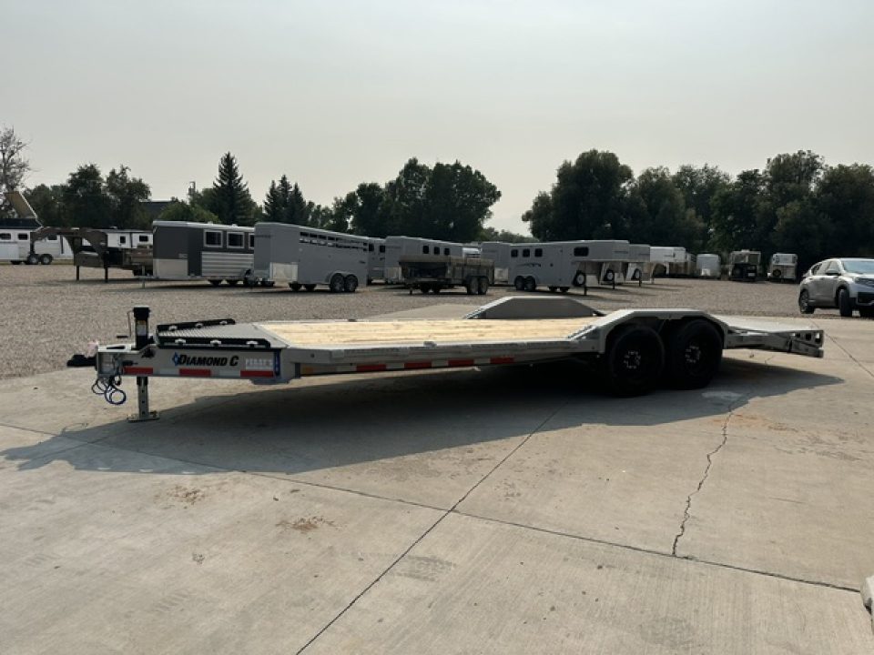 New 2026 Diamond C 22' Flatbed