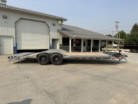 New 2026 Diamond C 22' Flatbed