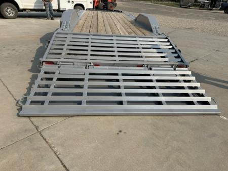 New 2026 Diamond C 22' Flatbed
