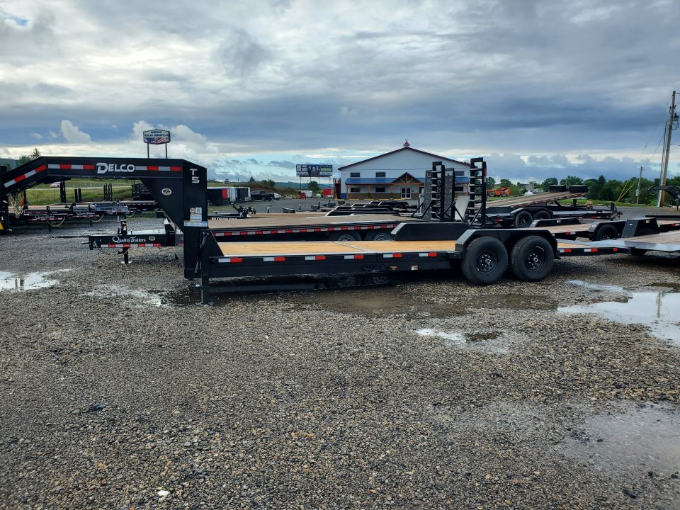 New 2026 Delco Trailers Gooseneck Equipment Tilt / 14,000 GVWR / 83"x24' (8' Stationary)