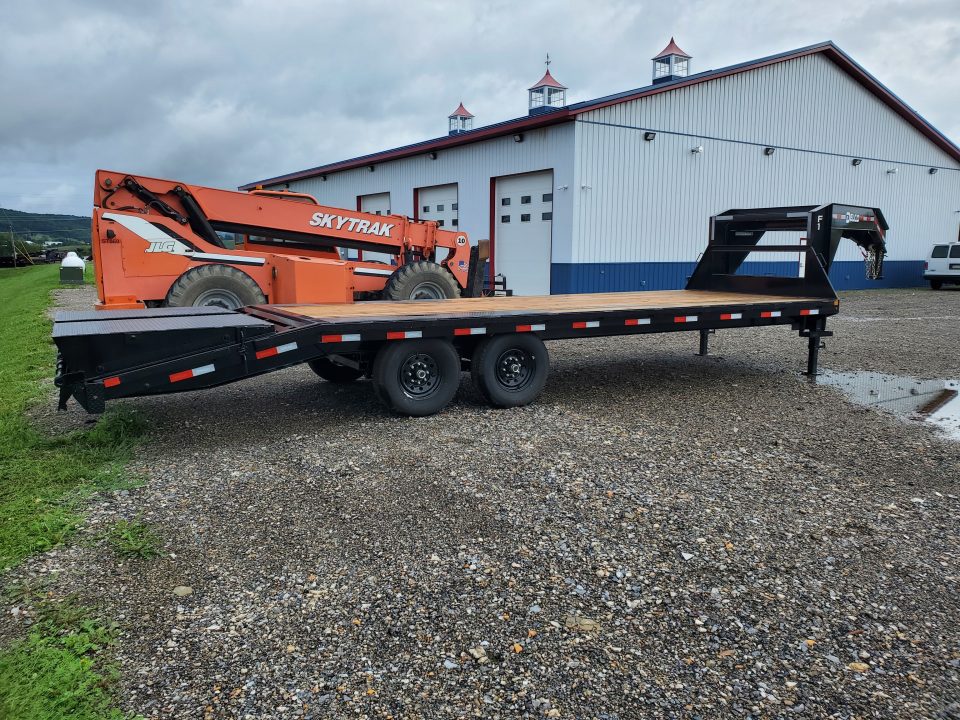 New 2027 Delco Trailers Gooseneck Deckover / 14,000 GVWR / 102"x25' / Monster Ramps