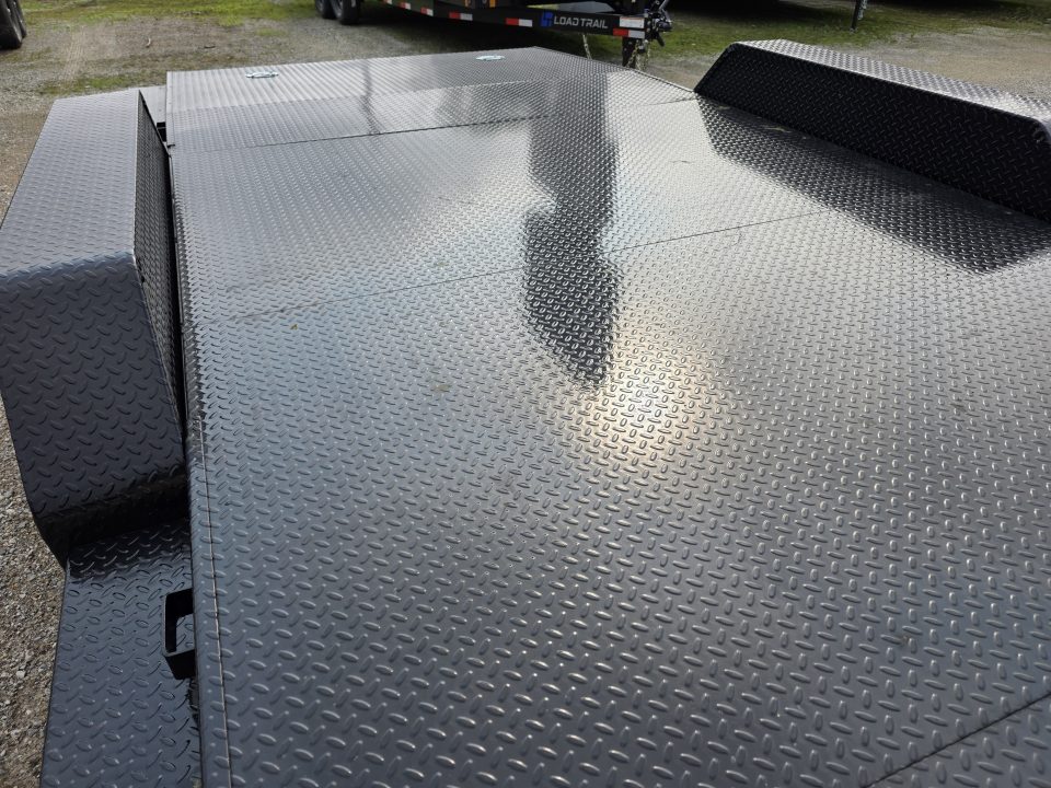 New 2026 Load Trail 83" x 22' 7K STEEL DECK Tandem Axle Sport Hauler CAR HAULER Car Hauler
