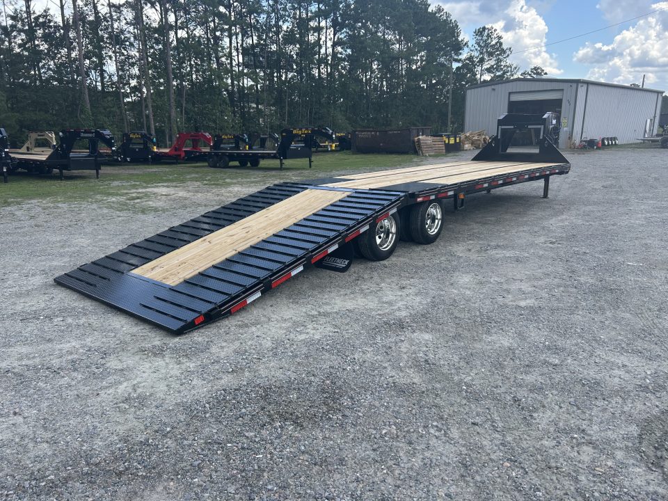 New 2027 Diamond C FMAX212 Hydraulic Dovetail 35ft (23ft+12ft) 12K Axles, #17,170lbs Payload