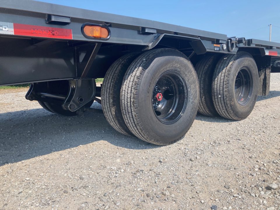 New 2027 MAXX-D 102x36 TANDEM 25K GN HYDROTAIL W/ STEEL RUNNERS, HYDROJACKS, 14 PLY TIRES & WIRELESS REMOTE Flatbed Trailer