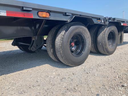 New 2027 MAXX-D 102x36 TANDEM 25K GN HYDROTAIL W/ STEEL RUNNERS, HYDROJACKS, 14 PLY TIRES & WIRELESS REMOTE Flatbed Trailer