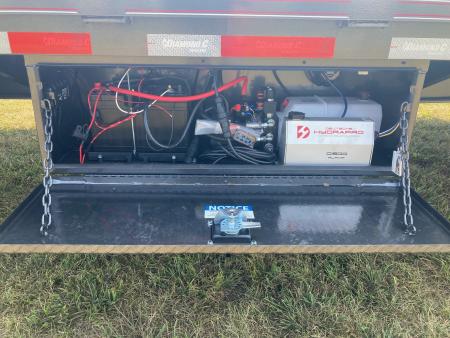 New 2027 Diamond C Trailers 102X32 TANDEM 40K GN HYDROTAIL W/ STEEL RUNNERS, HYDROJACK, DISC BRAKES & WIRELESS REMOTE Flatbed Trailer